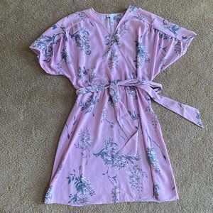 Leith lavender and floral knee length short sleeve dress